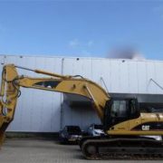 construction-equipment-tracked-excavatorCATERPILLAR-325DL—5_